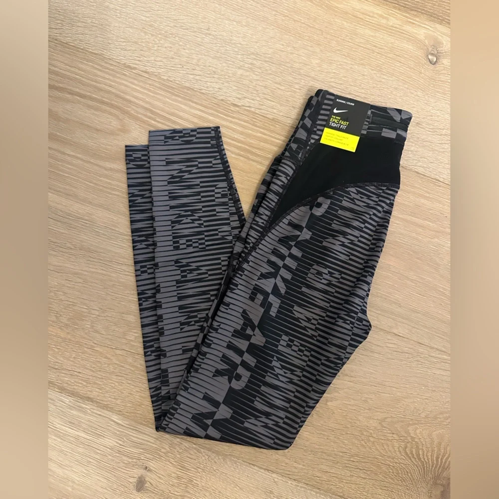 NWT 🌟 Nike Epic fast Black and Gray Leggings - Picture 4 of 10